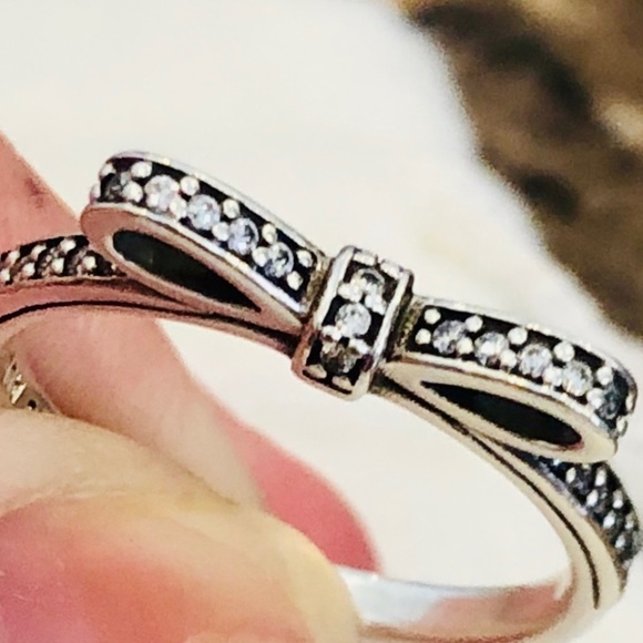 Pandora Sparkling Bow Ring Size 8 - Picture 5 of 7